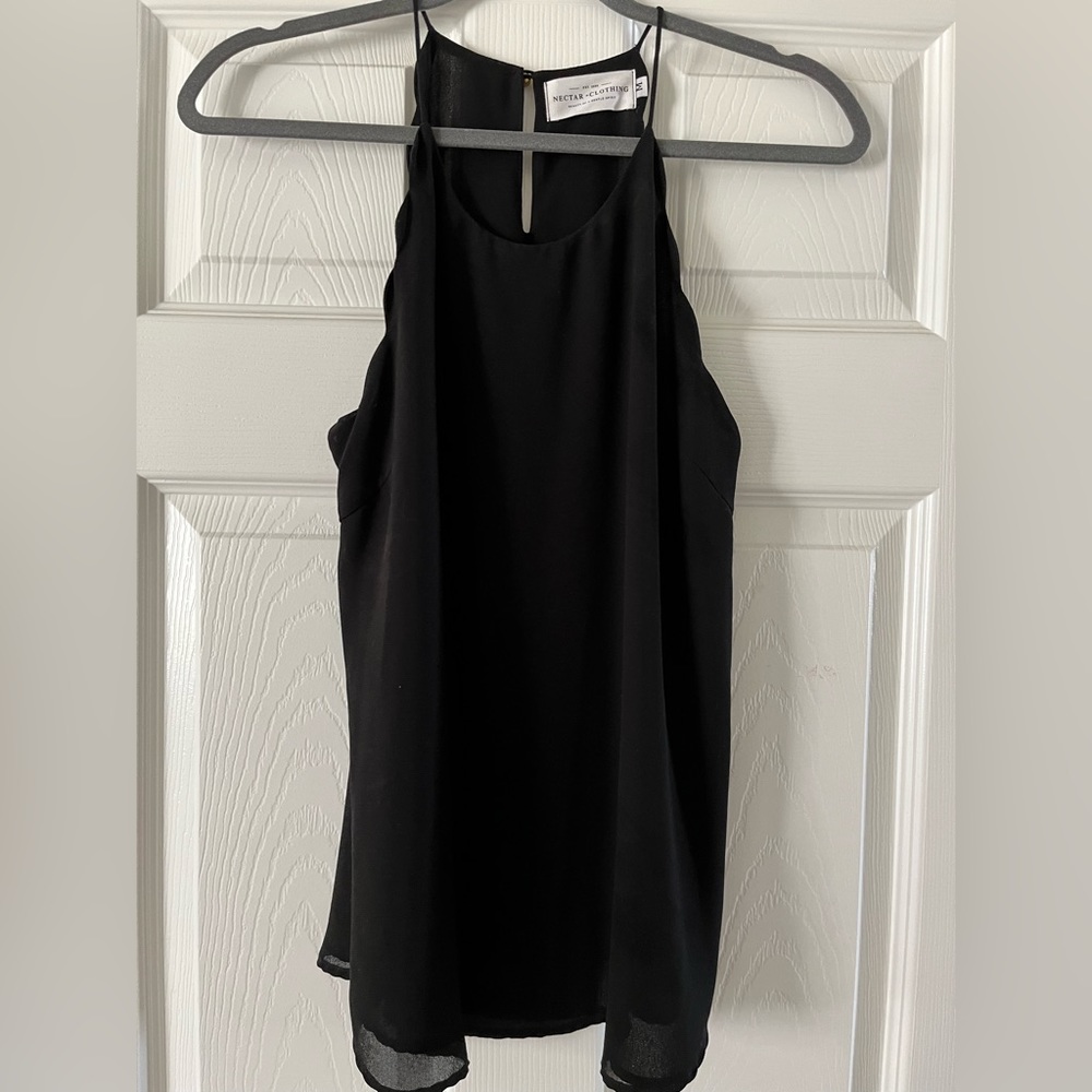 Nectar black fancy tank top with scalloped detail. Size medium